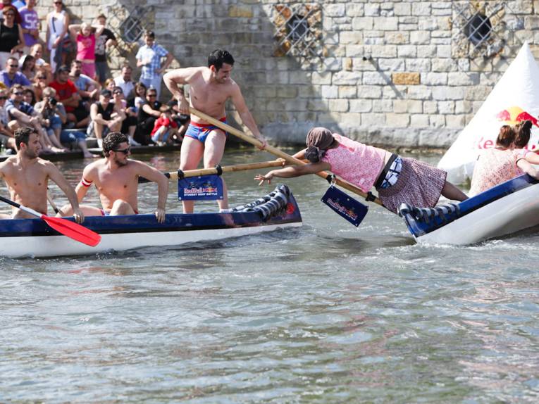Red Bull Raft Contest Red Bull Student Boat Battle - Impressionen | Galerie | 01 DATA (Neu ...