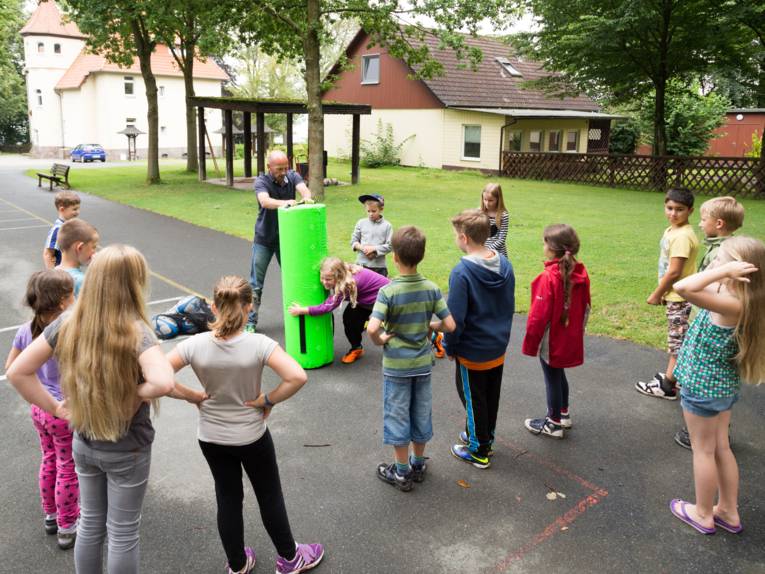 Kinder beim Rugbytraining.